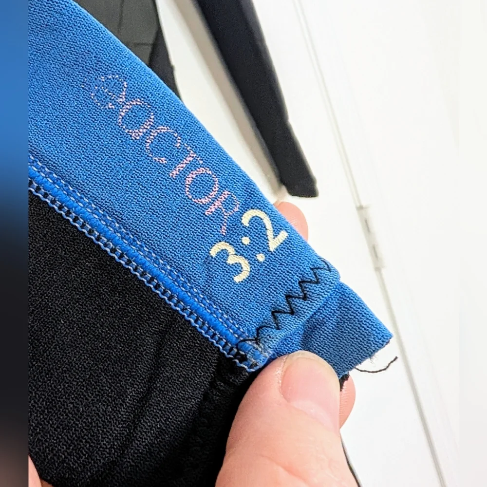 Black and Blue Wetsuit - Picture 8 of 11